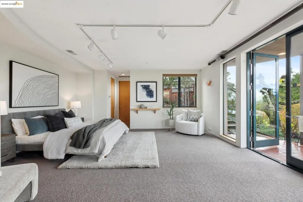 5 Woodside Way, Oakland, California 94611 home-pic-45