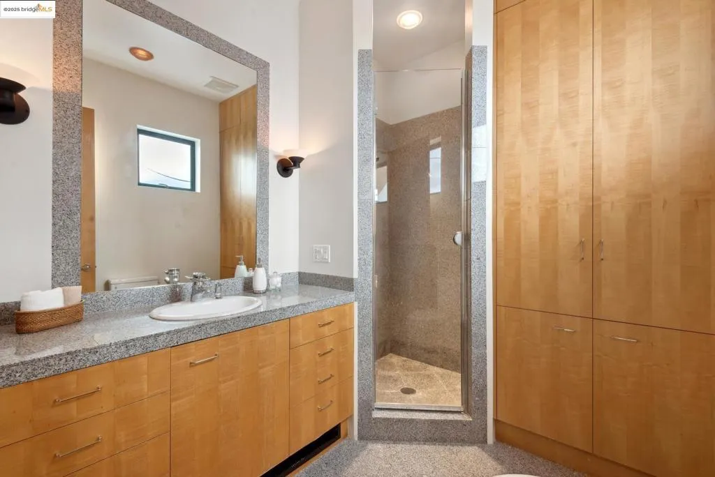5 Woodside Way, Oakland, California 94611 home-pic-49