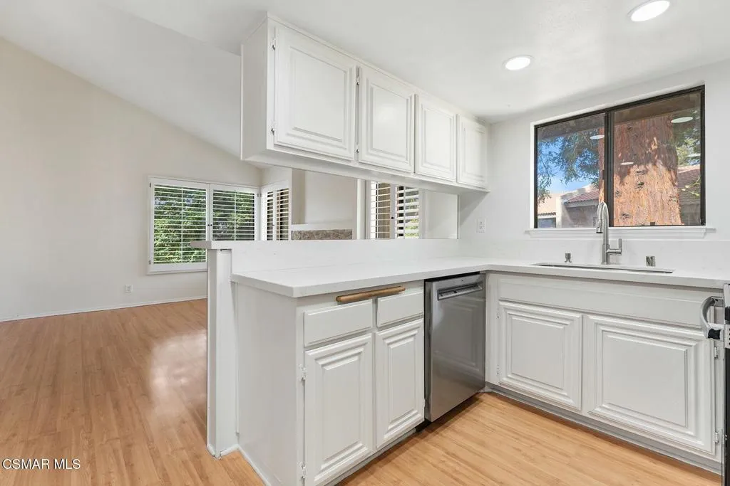 769 Birchpark Circle 203, Thousand Oaks, California 91360 home-pic-15