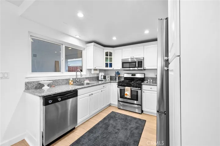 602 Marguerite Avenue, Corona Del Mar, California 92625