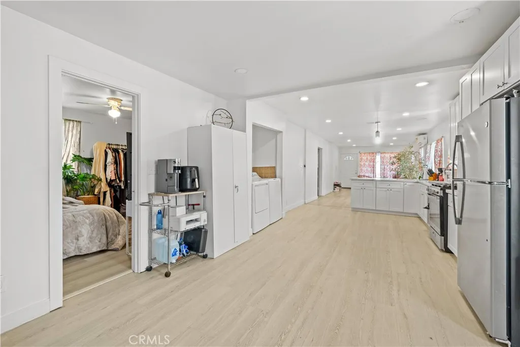 730 E 89th Street, Los Angeles, California 90002 home-pic-6