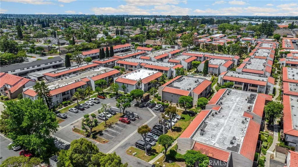 2501 W Sunflower Avenue H1, Santa Ana, California 92704 home-pic-29