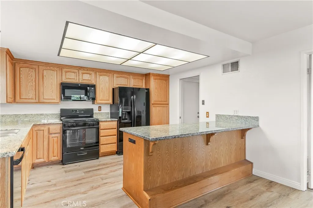 33 Edgebrook Drive, Phillips Ranch, California 91766 home-pic-12