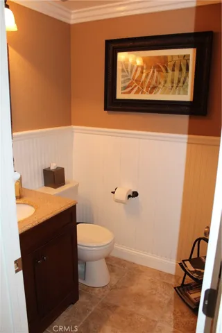 Downstairs 1/2 Bath