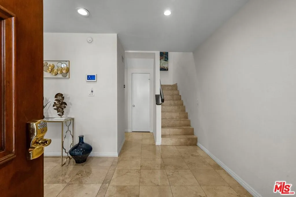 15050 Sherman Way 166, Van Nuys, California 91405 home-pic-2