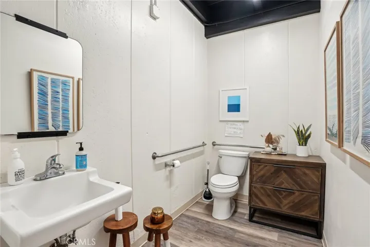 1107 S Pacific Coast, Redondo Beach, California 90277