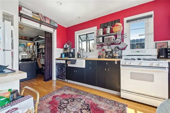 1107 S Pacific Coast, Redondo Beach, California 90277
