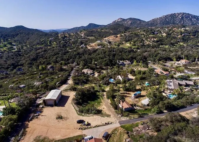 16898 Whispering Oaks Lane, Ramona, California 92065