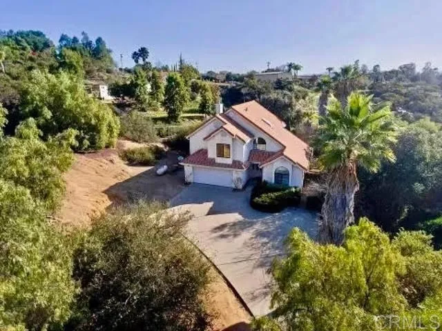 16898 Whispering Oaks Lane, Ramona, California 92065
