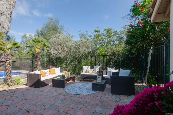 16898 Whispering Oaks Lane, Ramona, California 92065