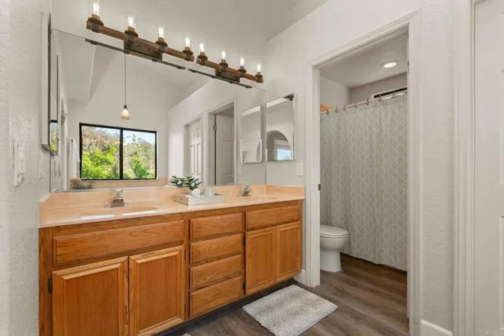 16898 Whispering Oaks Lane, Ramona, California 92065