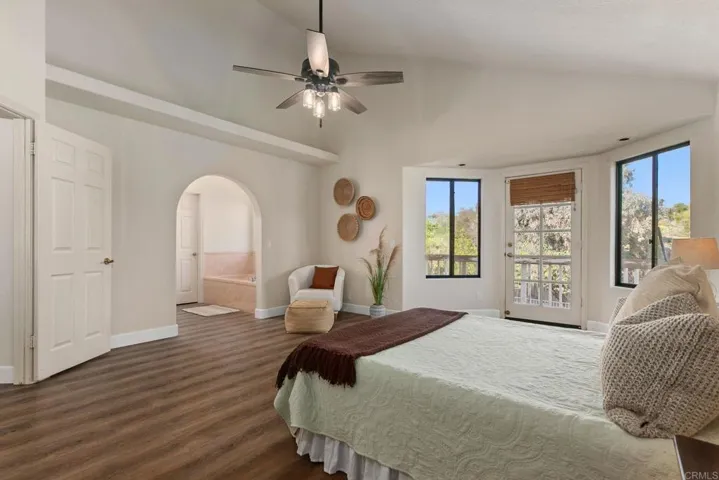 16898 Whispering Oaks Lane, Ramona, California 92065
