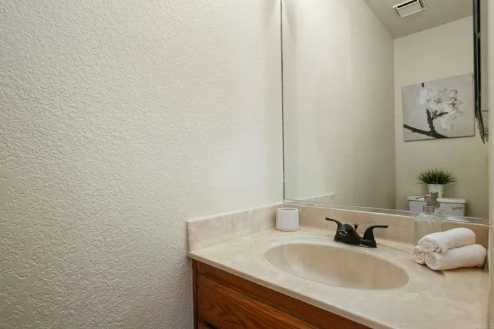 16898 Whispering Oaks Lane, Ramona, California 92065