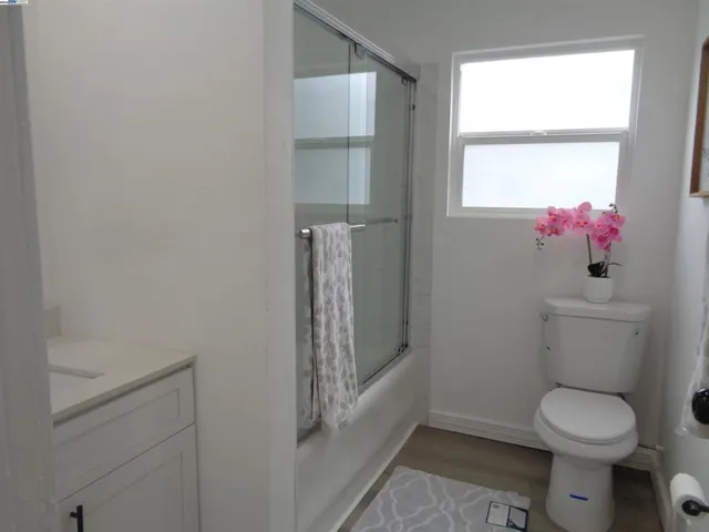 7345 Holly St, Oakland, California 94621