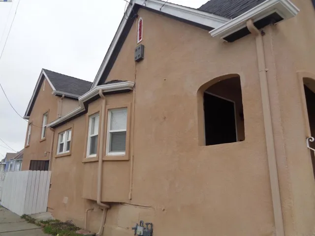 7345 Holly St, Oakland, California 94621