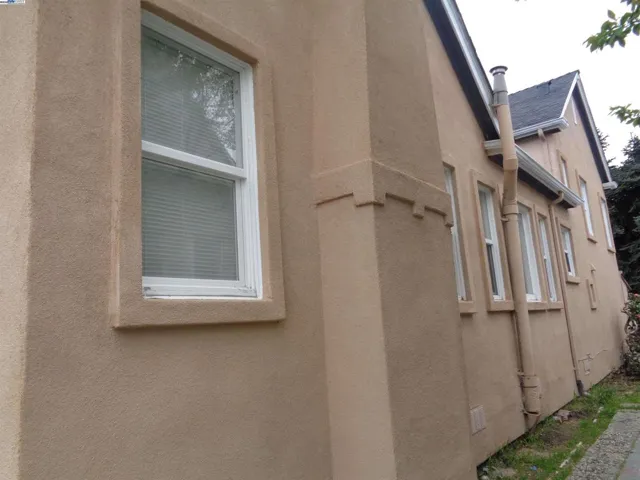 7345 Holly St, Oakland, California 94621