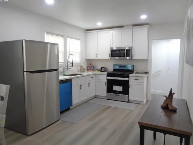 7345 Holly St, Oakland, California 94621