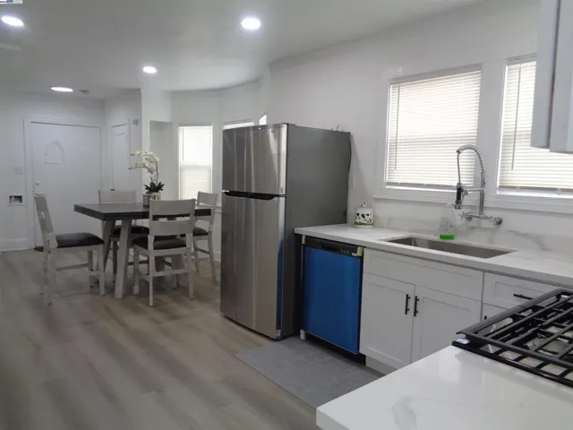 7345 Holly St, Oakland, California 94621