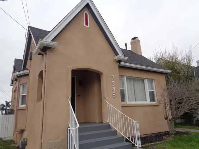7345 Holly St, Oakland, California 94621