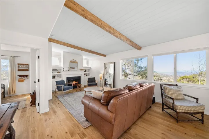An Ambiance-Enhancing Fireplace