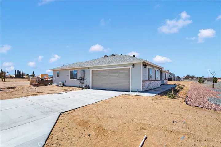 19205 Ottawa Road, Apple Valley, California 92308