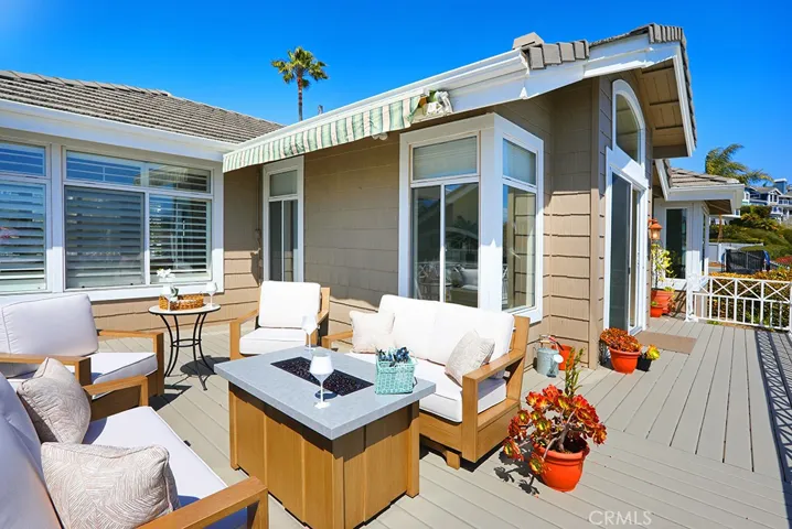 Huge Deck