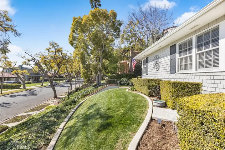 325 W Brookdale Place, Fullerton, California 92832
