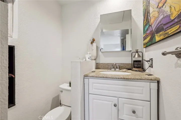 225 9th Street, Manhattan Beach, California 90266