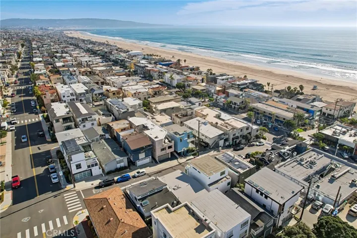 225 9th Street, Manhattan Beach, California 90266