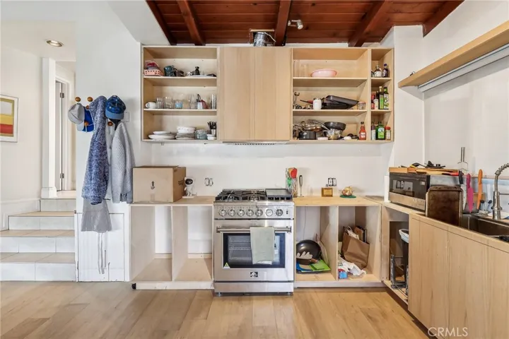 225 9th Street, Manhattan Beach, California 90266