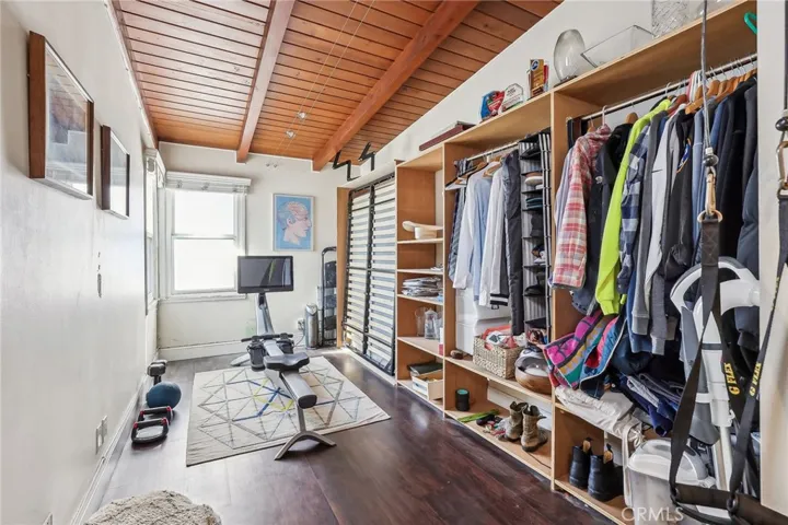 225 9th Street, Manhattan Beach, California 90266