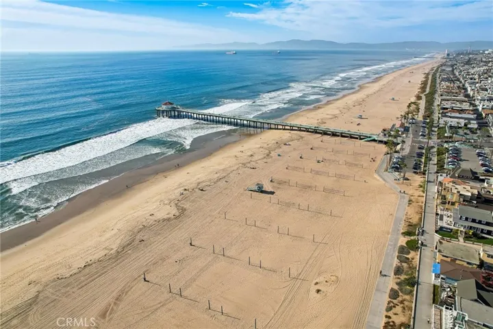 225 9th Street, Manhattan Beach, California 90266