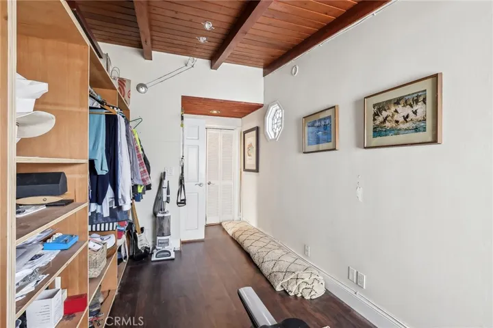 225 9th Street, Manhattan Beach, California 90266