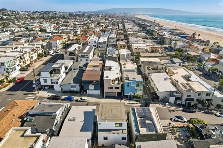 225 9th Street, Manhattan Beach, California 90266