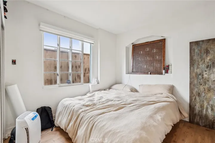 225 9th Street, Manhattan Beach, California 90266