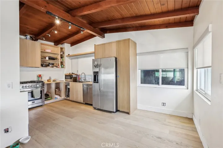 225 9th Street, Manhattan Beach, California 90266