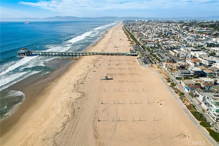 225 9th Street, Manhattan Beach, California 90266