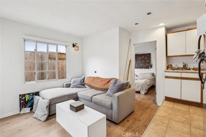 225 9th Street, Manhattan Beach, California 90266