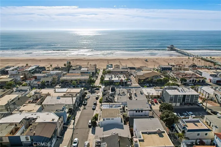 225 9th Street, Manhattan Beach, California 90266