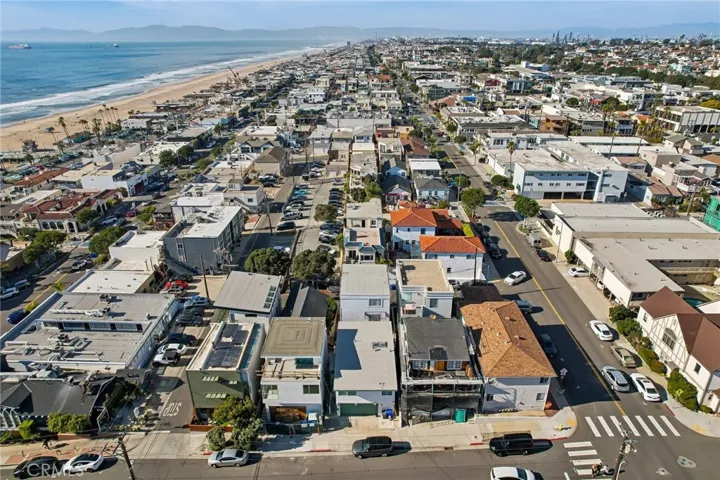 225 9th Street, Manhattan Beach, California 90266