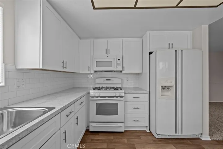 39608 Firethorn Court, Murrieta, California 92563