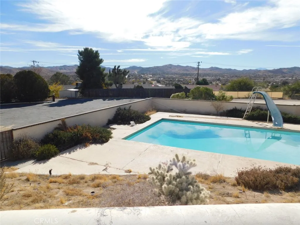 6845 Sage Avenue, Yucca Valley, California 92284 home-pic-7