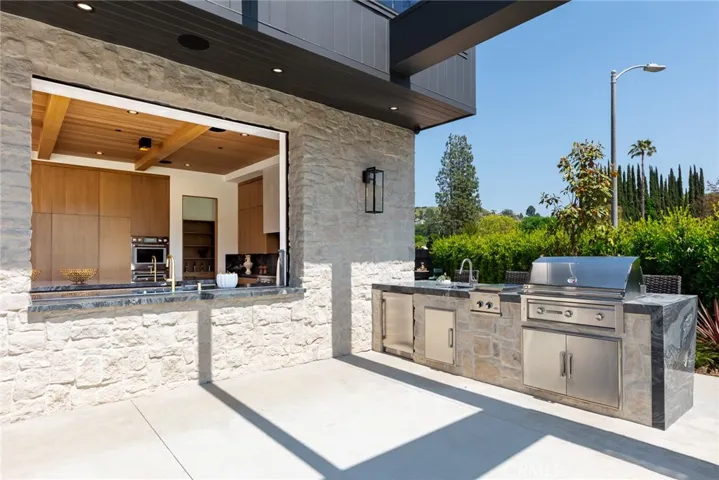4601 Vista De Oro Avenue, Woodland Hills, California 91364