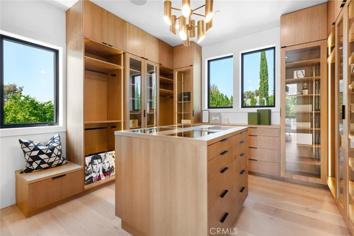 4601 Vista De Oro Avenue, Woodland Hills, California 91364