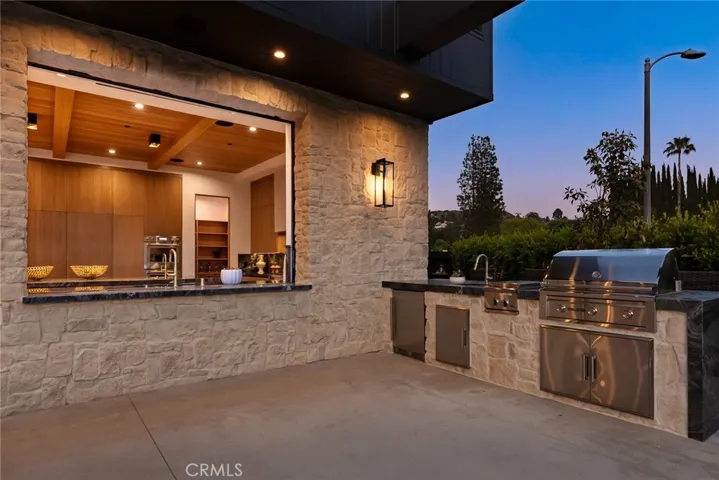 4601 Vista De Oro Avenue, Woodland Hills, California 91364