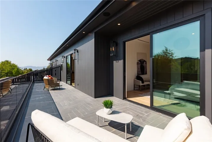 4601 Vista De Oro Avenue, Woodland Hills, California 91364
