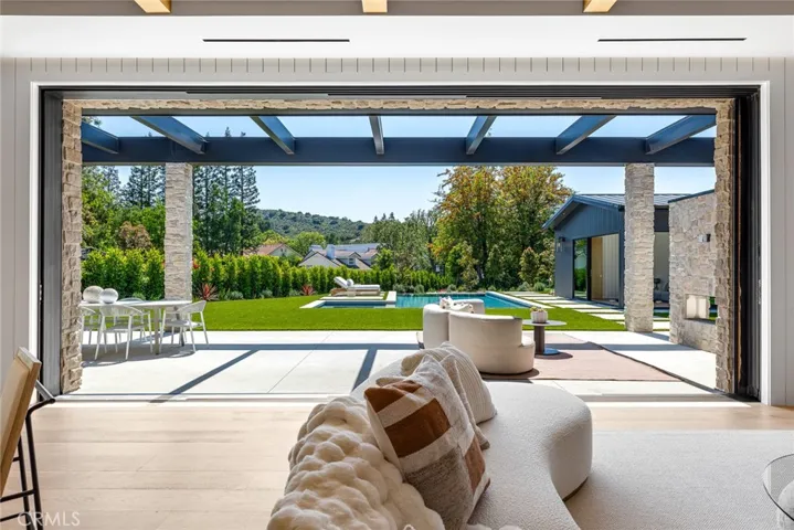 4601 Vista De Oro Avenue, Woodland Hills, California 91364