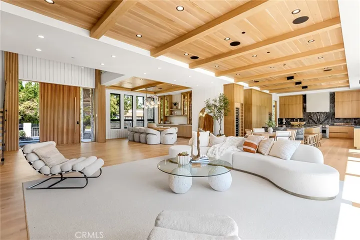 4601 Vista De Oro Avenue, Woodland Hills, California 91364
