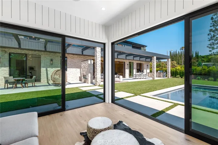 4601 Vista De Oro Avenue, Woodland Hills, California 91364