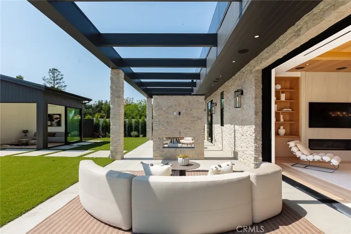 4601 Vista De Oro Avenue, Woodland Hills, California 91364